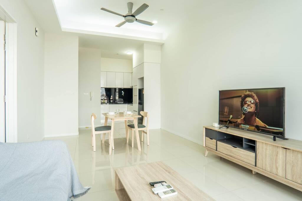 The Azure Residences Kelana Jaya By Airhost *