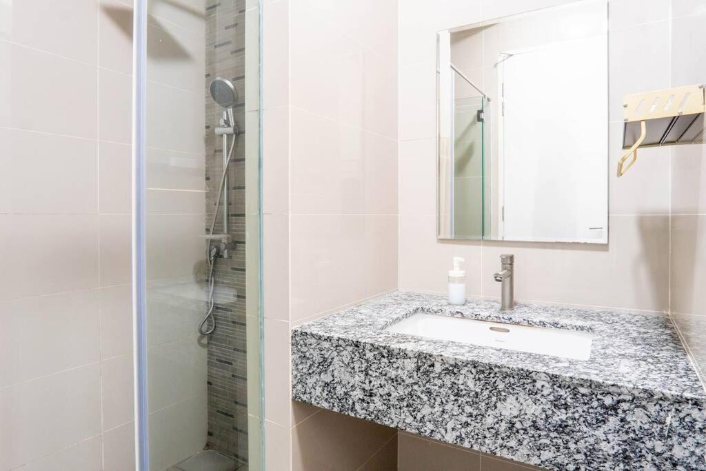 The Azure Residences Kelana Jaya By Airhost Apartment *